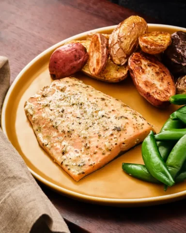 MO_Recipes_02-06-24_SalmonPotatoes_WildSalmonPotatoes_0766_cropped